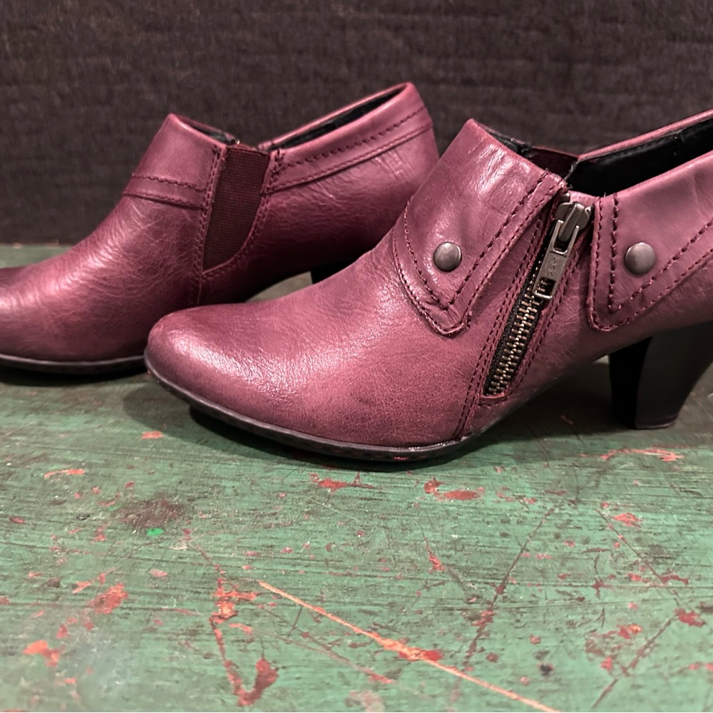 Born Women’s Ankle Heeled Booties